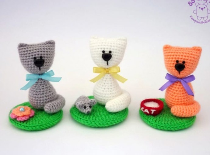 Crochet Souvenir Cat Crochet Souvenir Cat